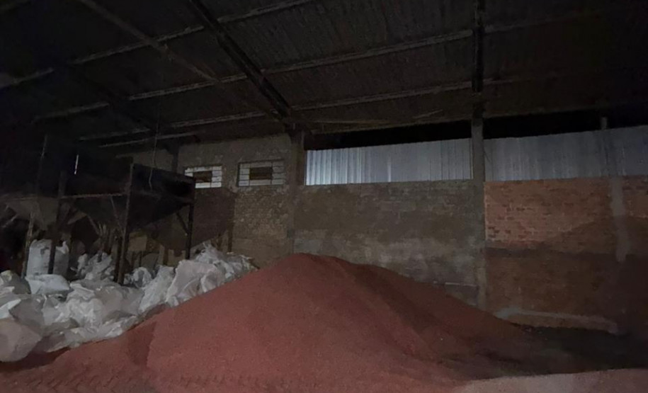PCPR prende 7 pessoas e apreende maquinário para adulteração de fertilizantes em Ponta Grossa