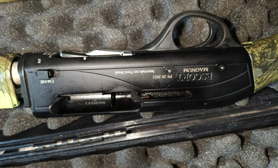PCPR prende casal e apreende armas, munições e equipamentos durante operação em Curitiba