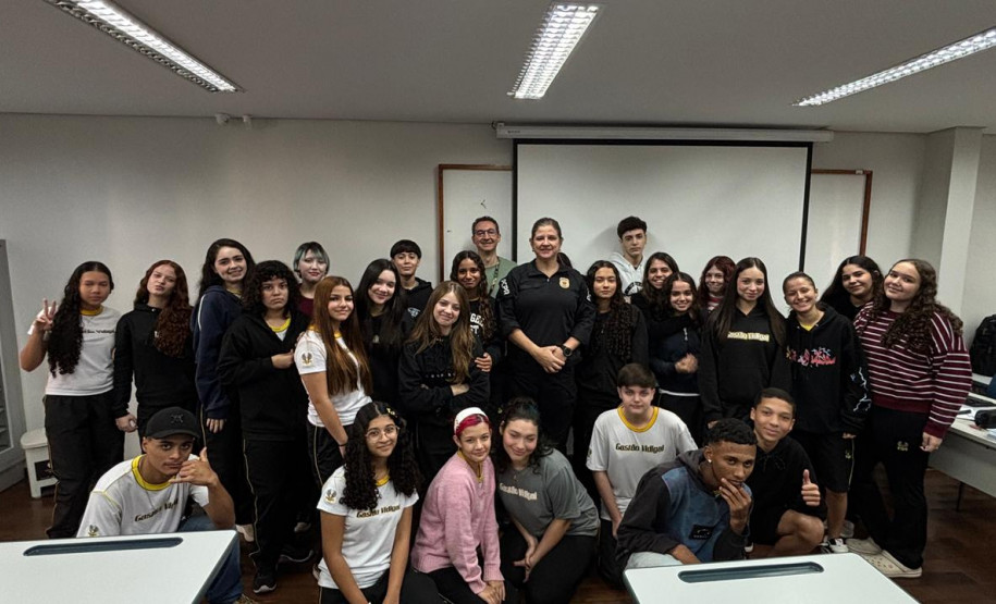 PCPR promove palestras sobre prevenção às drogas e conscientiza cerca de 400 jovens em Maringá