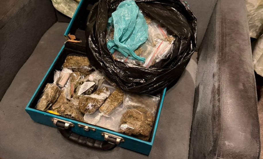 PCPR apreende armas, drogas e R$ 78 mil em operação contra grupo criminoso em Curitiba