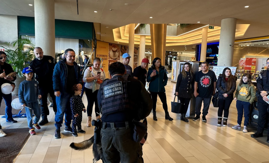 PCPR leva campanha de prevenção às drogas ao Jockey Plaza Shopping