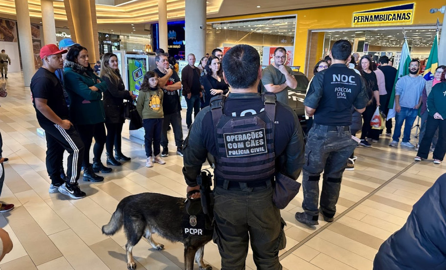 PCPR leva campanha de prevenção às drogas ao Jockey Plaza Shopping