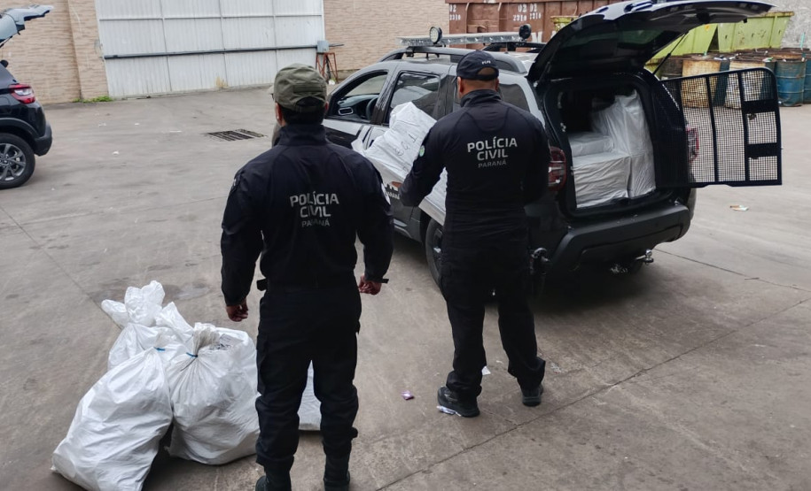 PCPR destrói 2 mil pares de tênis falsificados apreendidos