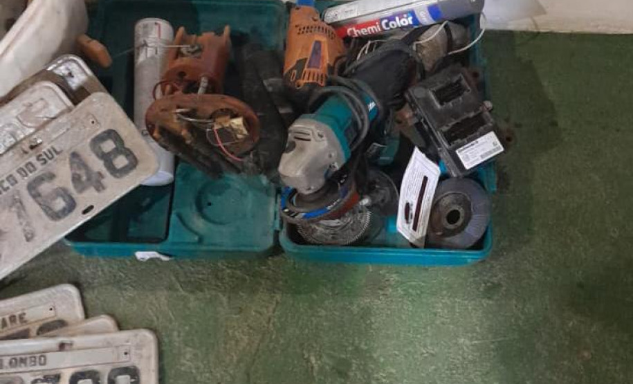 PCPR e PPPR prendem dois homens e descobrem oficina clandestina de adulteração de veículos em Contenda