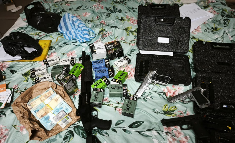 PCPR apreende R$ 48 mil, veículos, embarcações e armas durante operação contra fraude milionária em Maringá