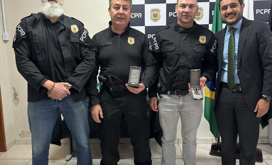PCPR homenageia policiais civis por 10 e 20 anos de serviço em Ponta Grossa