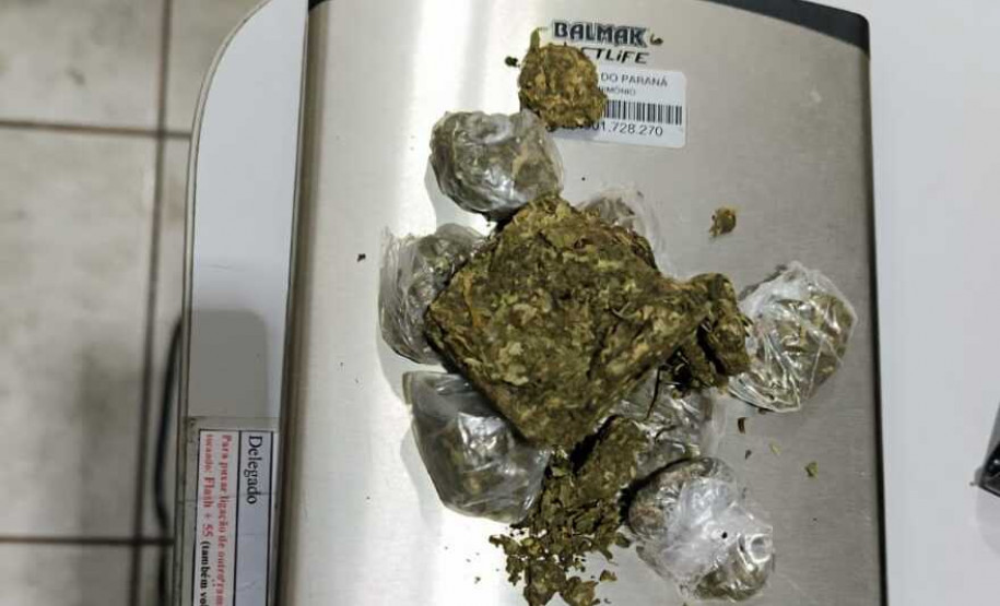 PCPR cumpre 16 mandados de busca e apreensão durante operação contra o tráfico de drogas em Ibiporã