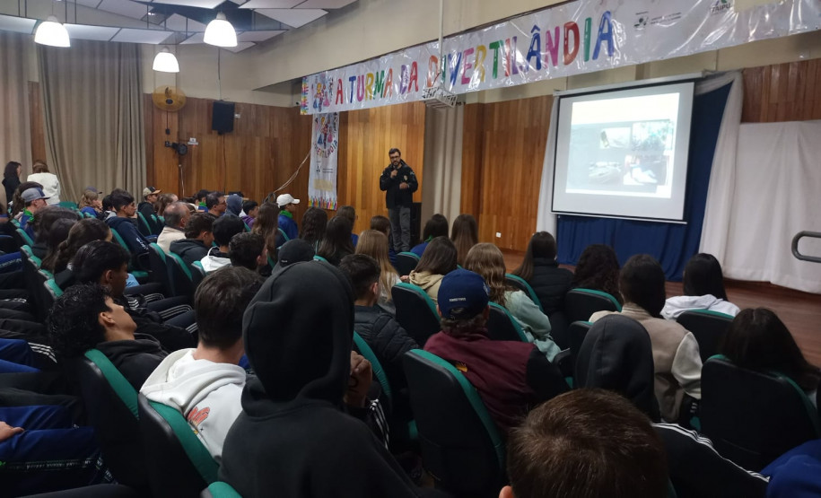 PCPR promove palestras sobre combate à violência doméstica para 300 estudantes em São Mateus do Sul