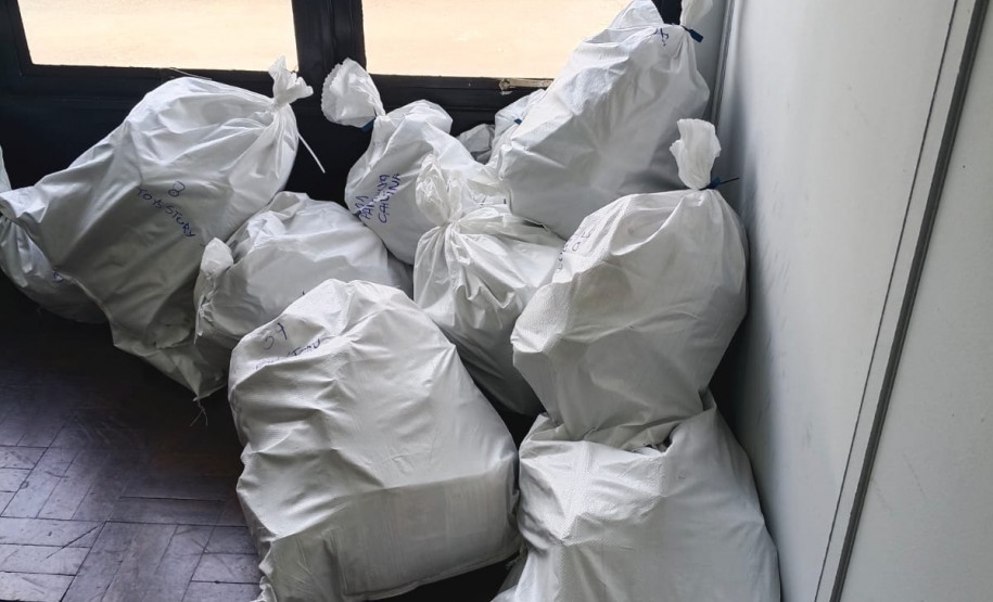 Ação conjunta prende dois empresários e apreende produtos impróprios para o consumo em Curitiba