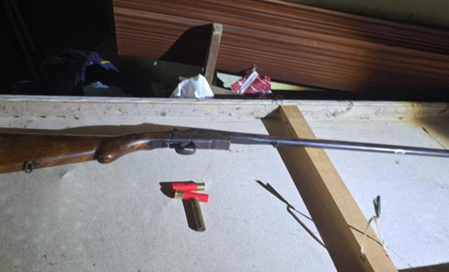 PCPR prende dois homens em flagrante por furto de energia e posse irregular de arma de fogo