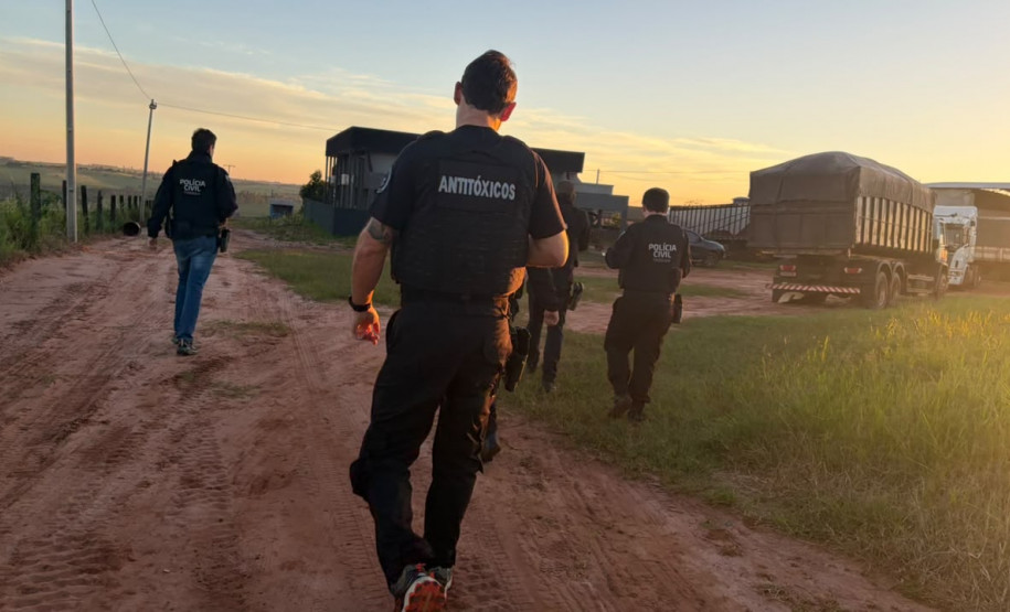 PCPR apreende R$ 48 mil, veículos, embarcações e armas durante operação contra fraude milionária em Maringá