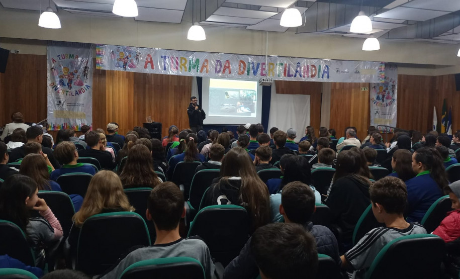 PCPR promove palestras sobre combate à violência doméstica para 300 estudantes em São Mateus do Sul