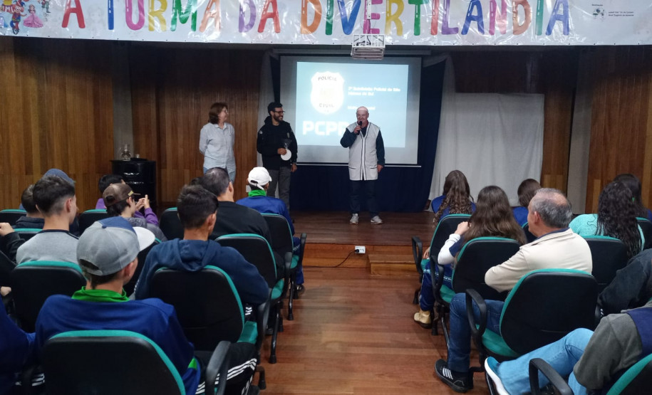 PCPR promove palestras sobre combate à violência doméstica para 300 estudantes em São Mateus do Sul