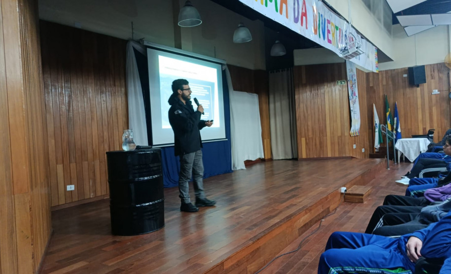 PCPR promove palestras sobre combate à violência doméstica para 300 estudantes em São Mateus do Sul