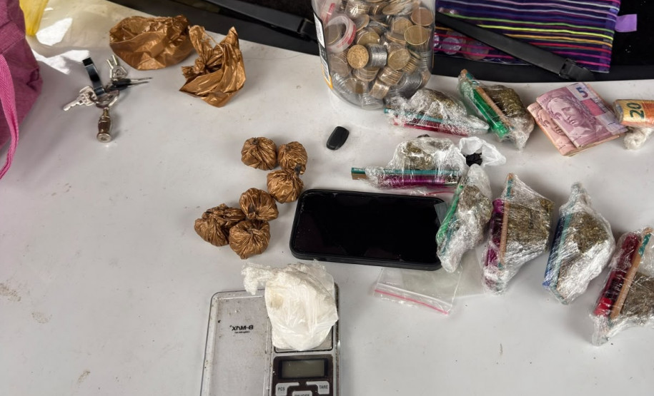 PCPR apreende drogas durante ação no bairro Sítio Cercado, em Curitiba