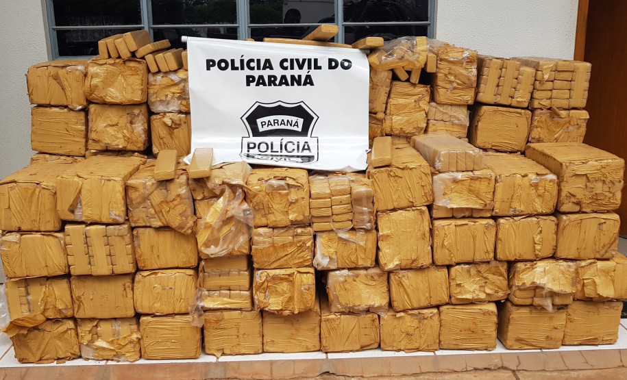 PCPR apreende mais de 1,5 tonelada de maconha em funilaria de Umuarama