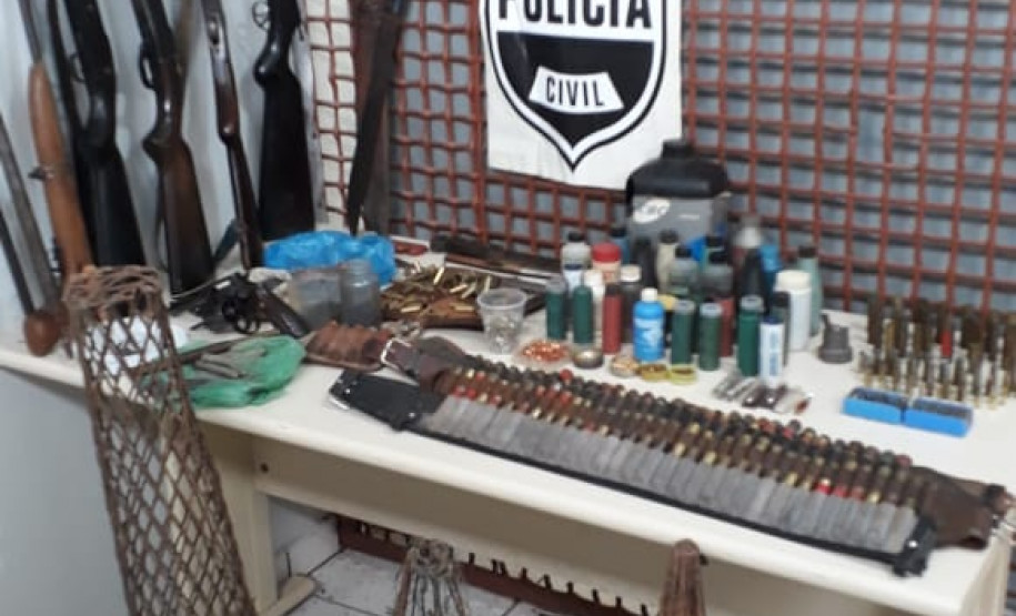 PCPR autua pai e filho por posse ilegal de armas de fogo em Bocaiuva do Sul