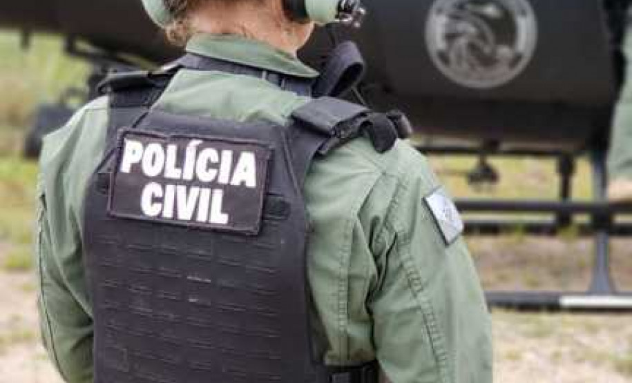 Sete mulheres fazem parte dos grupos de opera&ccedil;&otilde;es especiais da Pol&iacute;cia Civil no Paran&aacute;. S&atilde;o cinco lotadas no Centro de Opera&ccedil;&otilde;es Policiais Especiais (Cope), uma no T&aacute;tico Integrado de Grupos de Repress&atilde;o Especial (Tigre) e uma no Grupamento de Opera&ccedil;&otilde;es A&eacute;reas (GOA). Bruna Roberta Mayer &eacute; uma das integrantes desse elenco e um exemplo de pioneirismo na carreira operacional da institui&ccedil;&atilde;o. Foto: PCPR