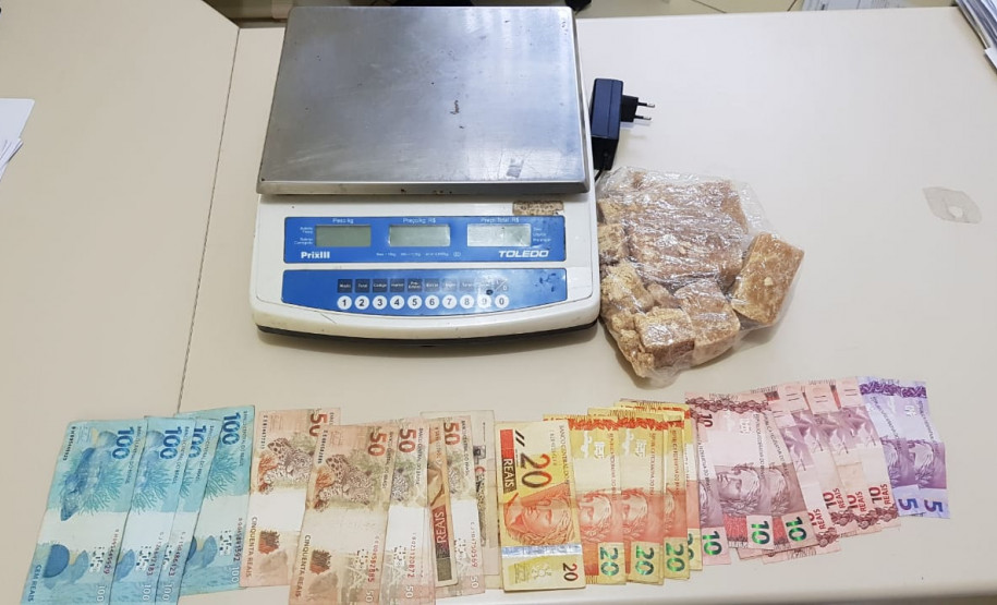 PCPR apreende um quilo de crack e prende suspeito de distribuir droga em São Mateus do Sul