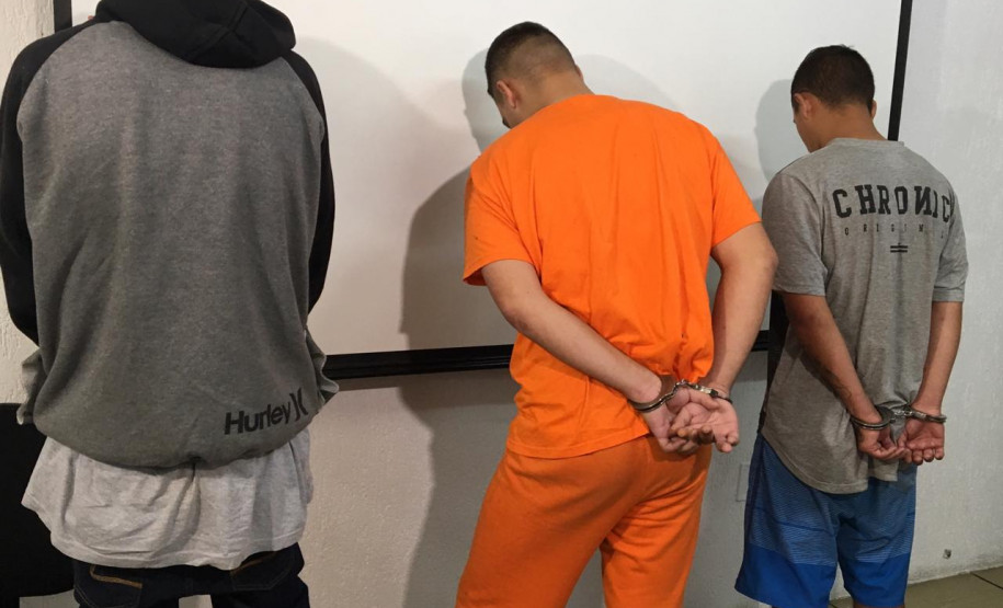 PCPR prende suspeitos de praticar roubos na região central de Curitiba PCPR prende suspeitos de praticar roubos na região central de Curitiba