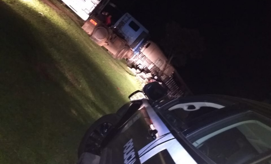 PCPR recupera carretas roubadas em propriedade de membro de quadrilha de roubo a carga da RMC PCPR recupera carretas roubadas em propriedade de membro de quadrilha de roubo a carga da RMC