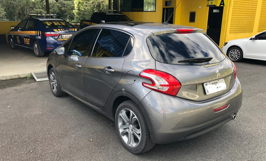 PCPR recupera veículo que estava sendo levado para Santa Catarina PCPR recupera veículo que estava sendo levado para Santa Catarina