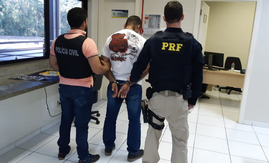 PCPR recupera veículo que estava sendo levado para Santa Catarina PCPR recupera veículo que estava sendo levado para Santa Catarina