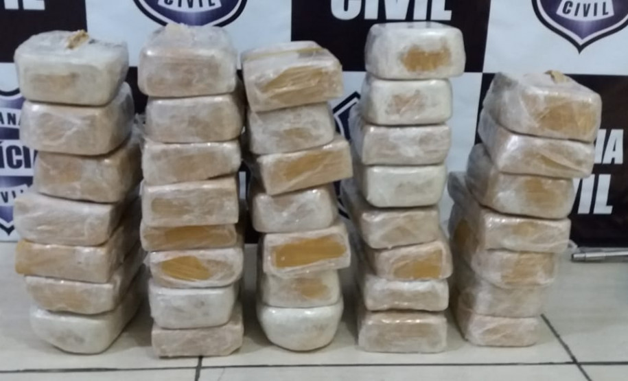 PCPR apreende crack e armamento pesado em Foz do Iguaçu --