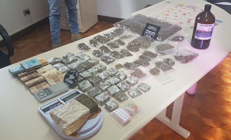 PCPR prende casal suspeito de comercializar maconha e drogas sintéticas em baladas da Capital --