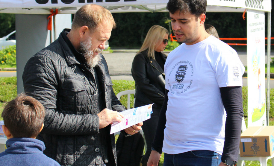 PCPR faz ações de prevenção à violência contra crianças e adolescentes no Estado PCPR faz ações de prevenção à violência contra crianças e adolescentes no Estado