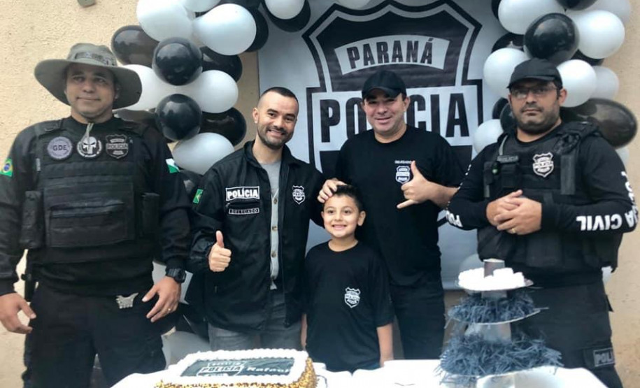 PCPR participa de festa de aniversário de garoto que sonha em ser policial civil PCPR participa de festa de aniversário de garoto que sonha em ser policial civil