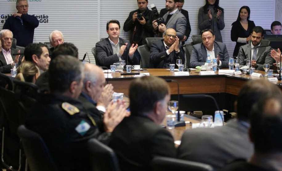 Paraná tem menos homicídios e roubos, e mais prisões Paraná tem menos homicídios e roubos, e mais prisões