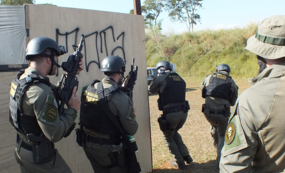 Estágio em Operações Táticas Policiais Estágio em Operações Táticas Policiais.