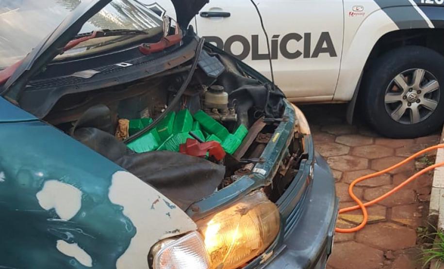 PCPR prende dois por tráfico e aprende quase 100 kg de maconha em Foz do Iguaçu PCPR prende dois por tráfico e aprende quase 100 kg de maconha em Foz do Iguaçu
