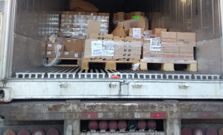 PCPR recupera carga de 9 toneladas de queijos e manteiga em Piraquara. PCPR recupera carga de 9 toneladas de queijos e manteiga em Piraquara.