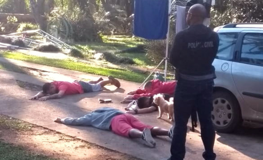 PCPR recupera carga de 9 toneladas de queijos e manteiga em Piraquara. PCPR recupera carga de 9 toneladas de queijos e manteiga em Piraquara.