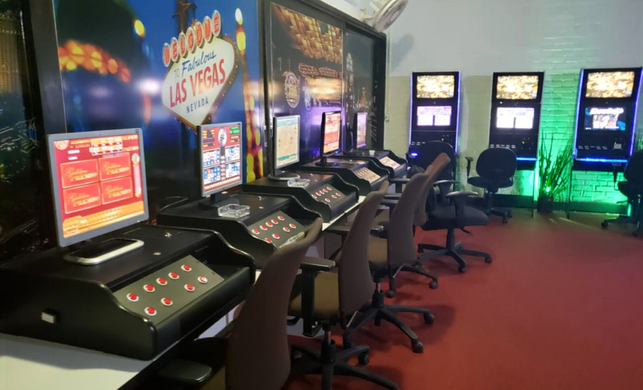 Polícia Civil fecha cassino clandestino na cidade de Guaratuba Polícia Civil fecha cassino clandestino na cidade de Guaratuba