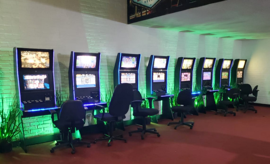 Polícia Civil fecha cassino clandestino na cidade de Guaratuba Polícia Civil fecha cassino clandestino na cidade de Guaratuba