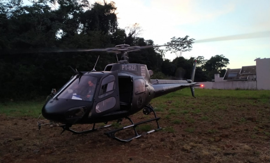 PCPR desmantela organização criminosa envolvida com o tráfico de drogas em Foz do Iguaçu e São Miguel do Iguaçu PCPR desmantela organização criminosa envolvida com o tráfico de drogas em Foz do Iguaçu e São Miguel do Iguaçu