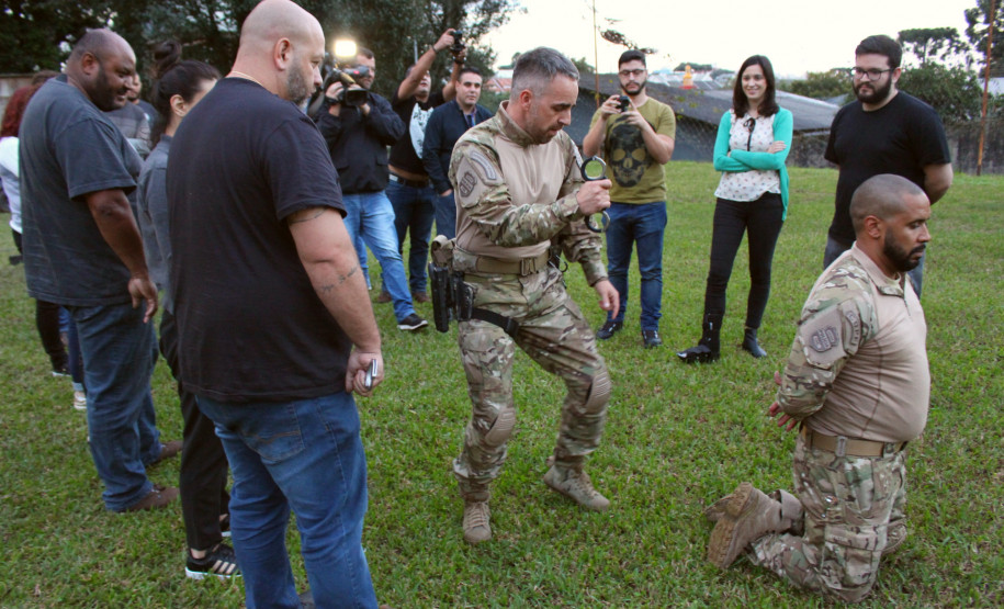 PCPR realiza Curso de Orientação a Imprensa em Áreas de Conflito Armado PCPR realiza Curso de Orientação a Imprensa em Áreas de Conflito Armado