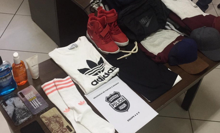 PCPR prende três pessoas suspeitas de receptação e estelionato em Curitiba PCPR prende três pessoas suspeitas de receptação e estelionato em Curitiba