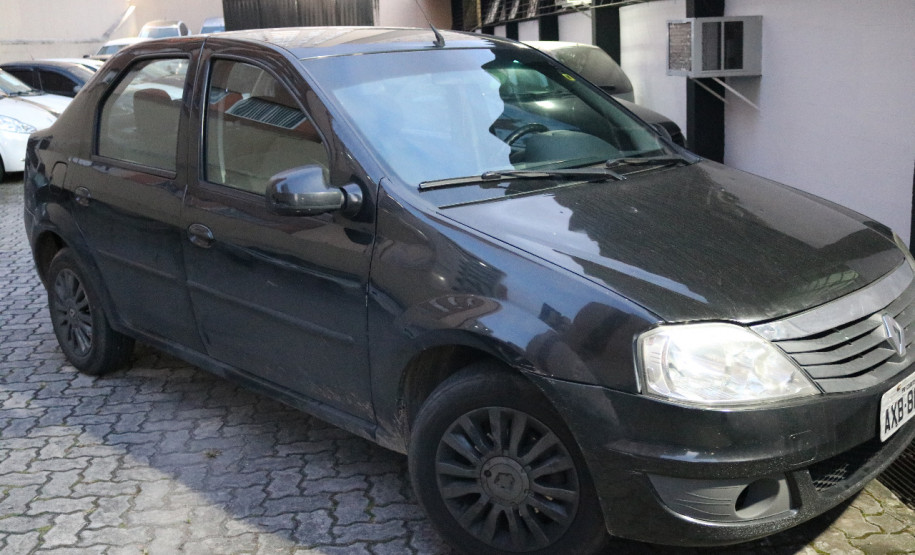 PCPR prende três pessoas suspeitas de receptação e estelionato em Curitiba PCPR prende três pessoas suspeitas de receptação e estelionato em Curitiba