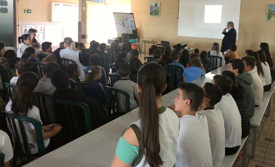 Ação da PCPR na campanha “Junho – Paraná sem drogas” inclui palestras em 21 cidades