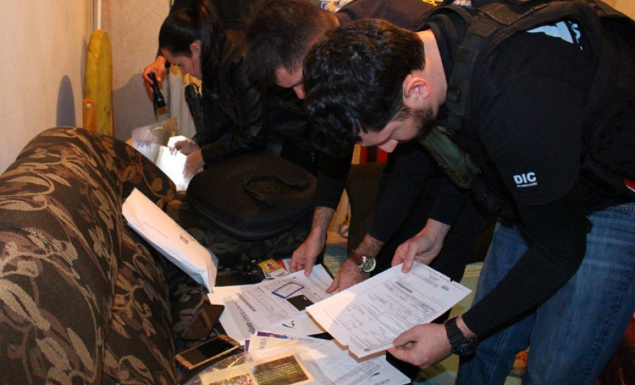 PCPR prende suspeitos de aplicar golpe na venda de pacotes de viagem para Terra Santa PCPR prende suspeitos de aplicar golpe na venda de pacotes de viagem para Terra Santa