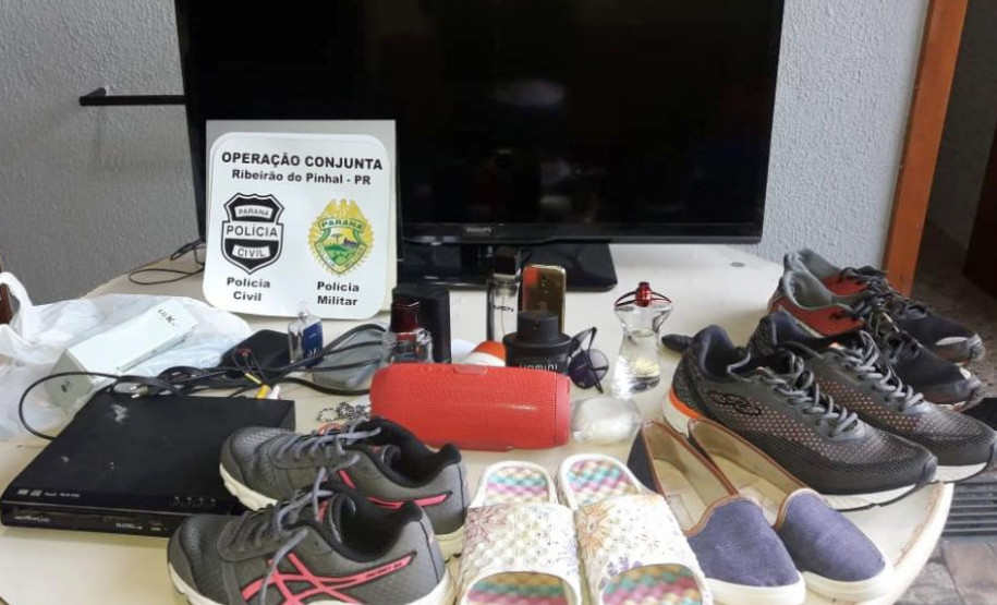 PCPR cumpre mandados de busca e apreensão e recupera objetos em Ribeirão do Pinhal PCPR cumpre mandados de busca e apreensão e recupera objetos em Ribeirão do Pinhal