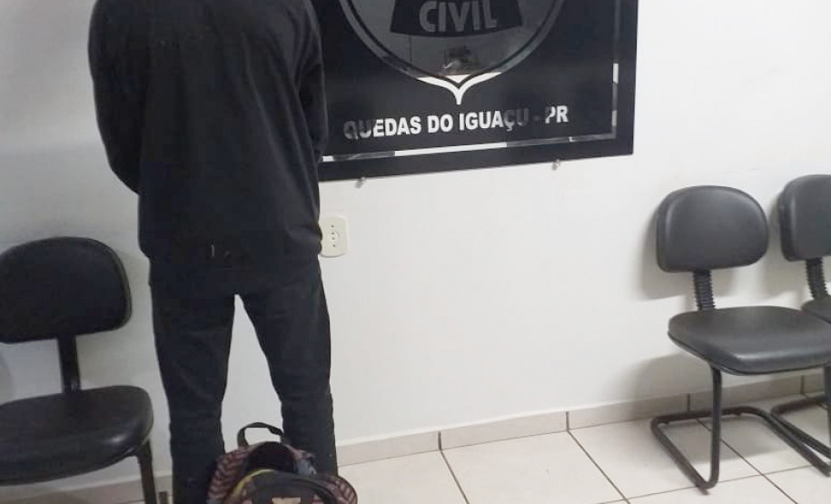 PCPR apreende adolescente em Quedas do Iguaçu PCPR apreende adolescente em Quedas do Iguaçu