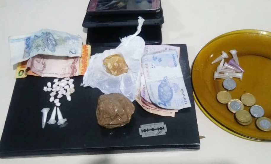 PCPR prende duas suspeitas por tráfico de drogas em Ribeirão do Pinhal PCPR prende duas suspeitas por tráfico de drogas em Ribeirão do Pinhal