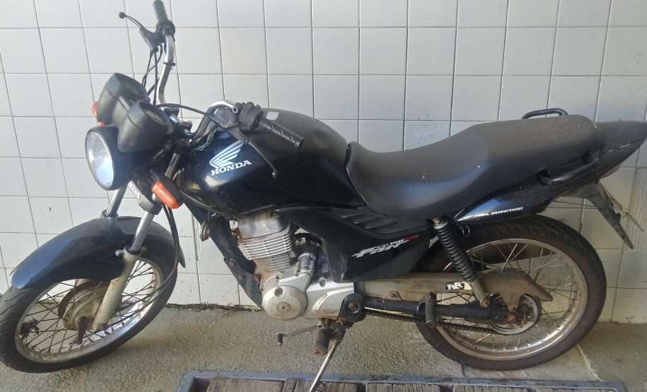 PCPR recupera moto furtada e indicia suspeito em Ribeirão do Pinhal