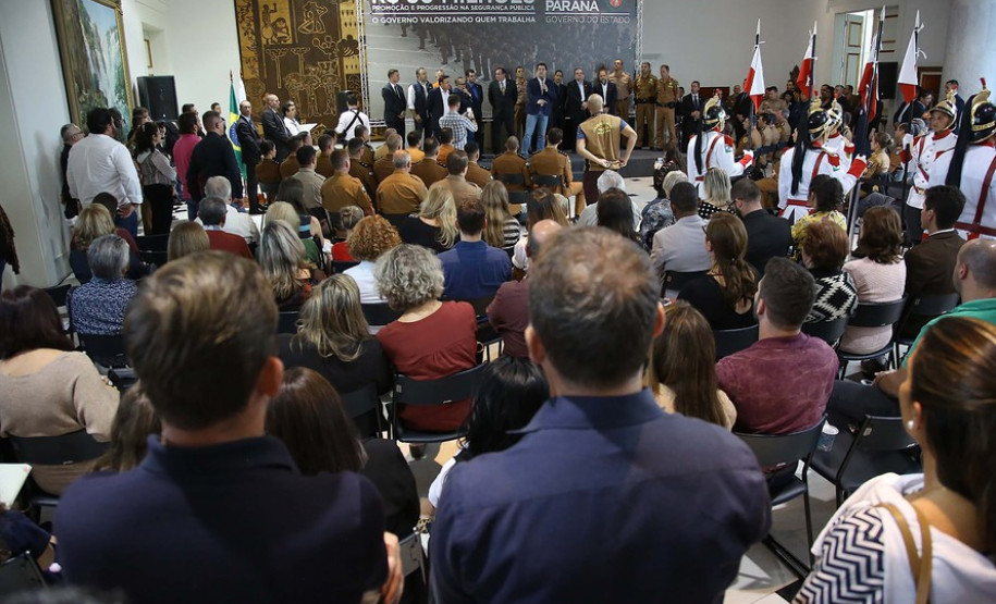 Governador autoriza 1.327 progressões de carreira na PCPR.
