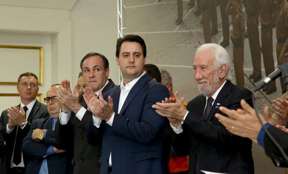 Governador autoriza 1.327 progressões de carreira na PCPR.